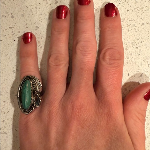 Vintage Navajo Sterling Silver Ring - Picture 2 of 2